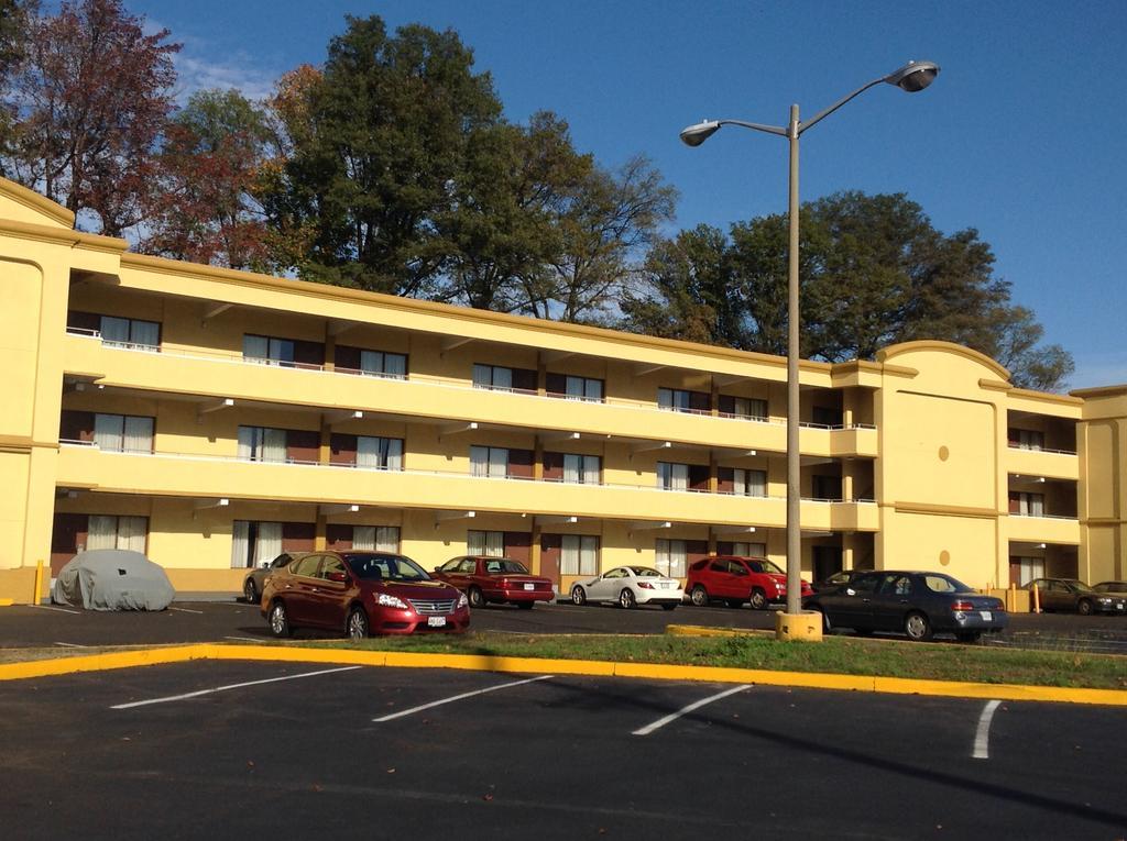 Diamond Inn & Suites Richmond Exteriör bild