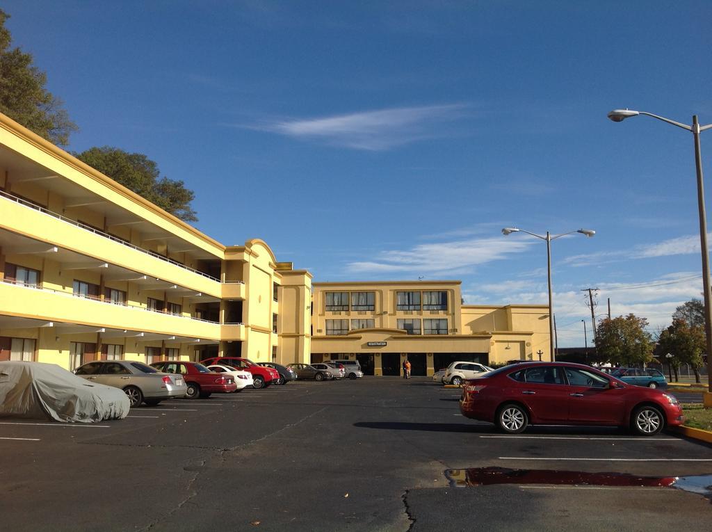 Diamond Inn & Suites Richmond Exteriör bild